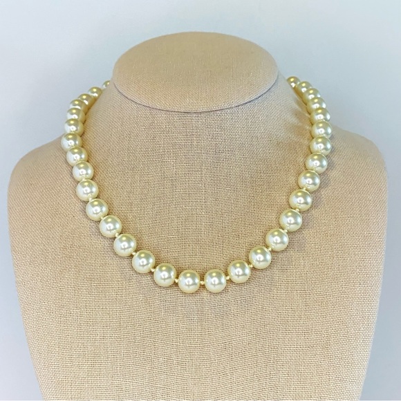 Jewelry - Hand Knotted Faux Pearl Glass Bead Necklace Gold Tone Clasp‎ Adjustable Ivory